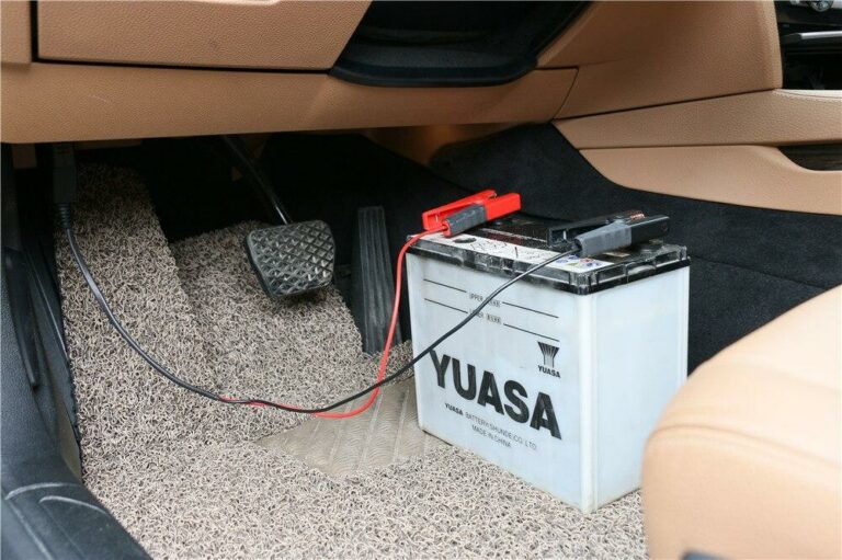 AUTOOL BT30 Car OBD2 ECU Connector Battery Saver Auto ECU Memory Savers